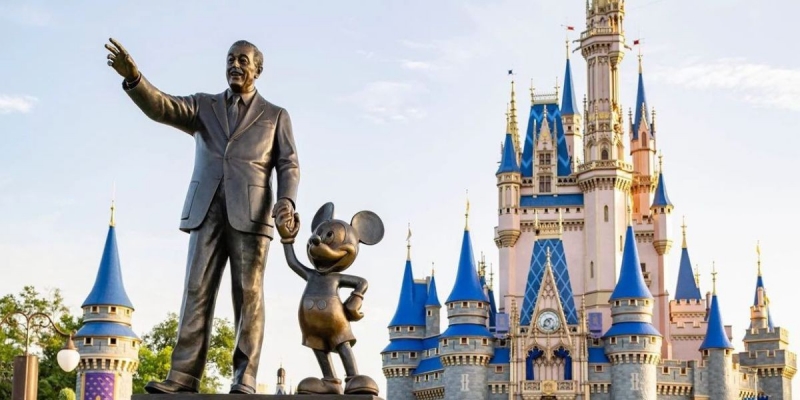 Disney libera reservas até 2027 e atualiza benefícios e planos de refeições nos hotéis