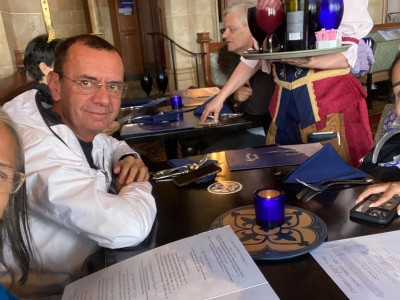 Disney Dining Plan muda em 2027: entenda as mudanças e descubra se vale a pena para a sua viagem à Disney