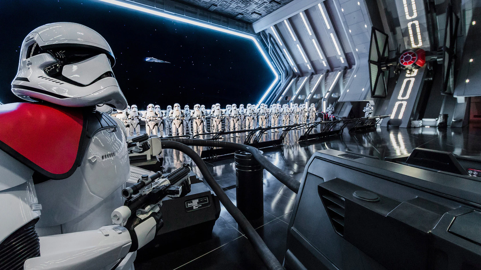 Stormtroopers no hangar de Star Wars: Rise of the Resistance no Disney’s Hollywood Studios