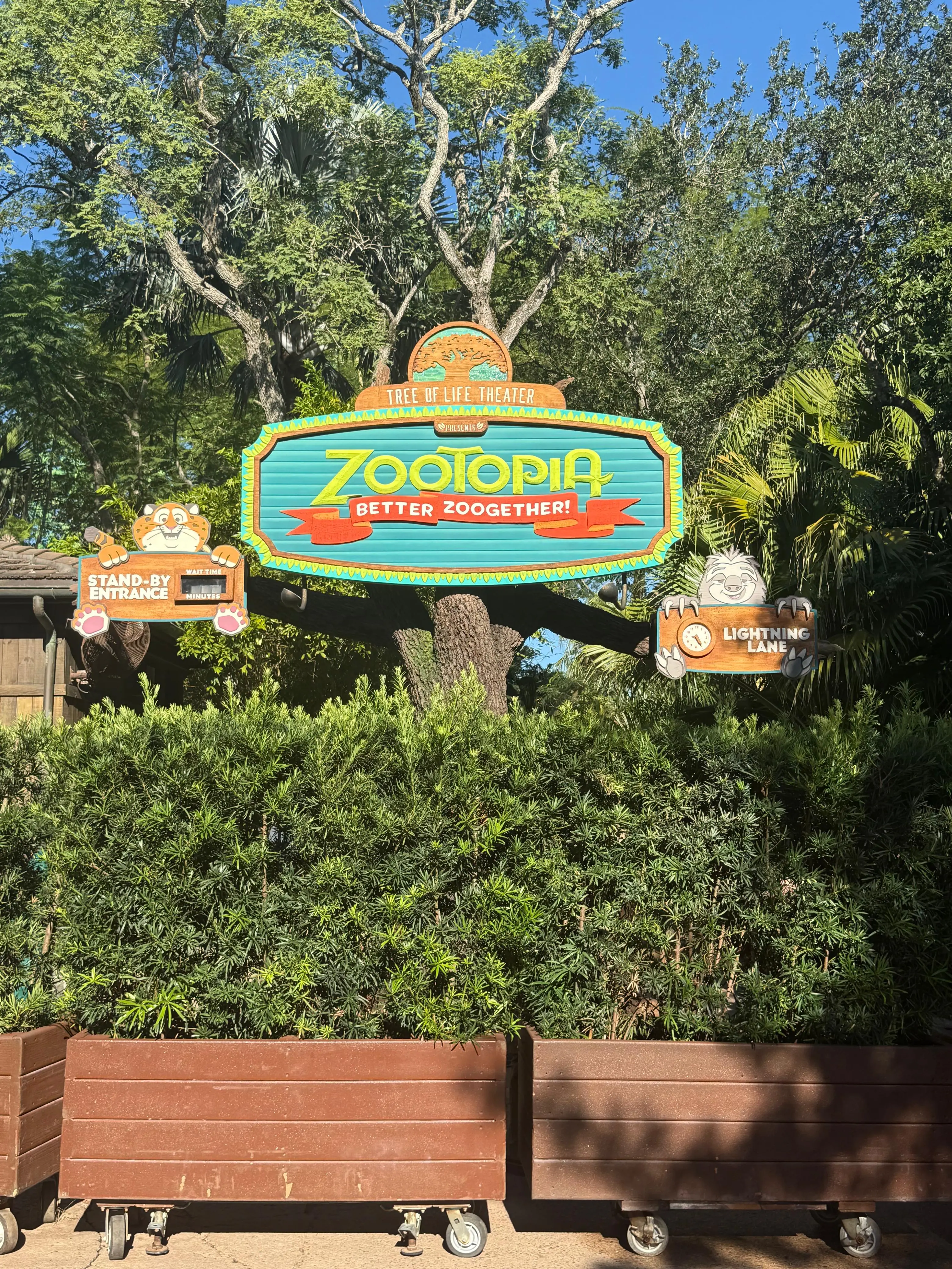 Entrada da atração Zootopia Better Zoogether! no Disney’s Animal Kingdom