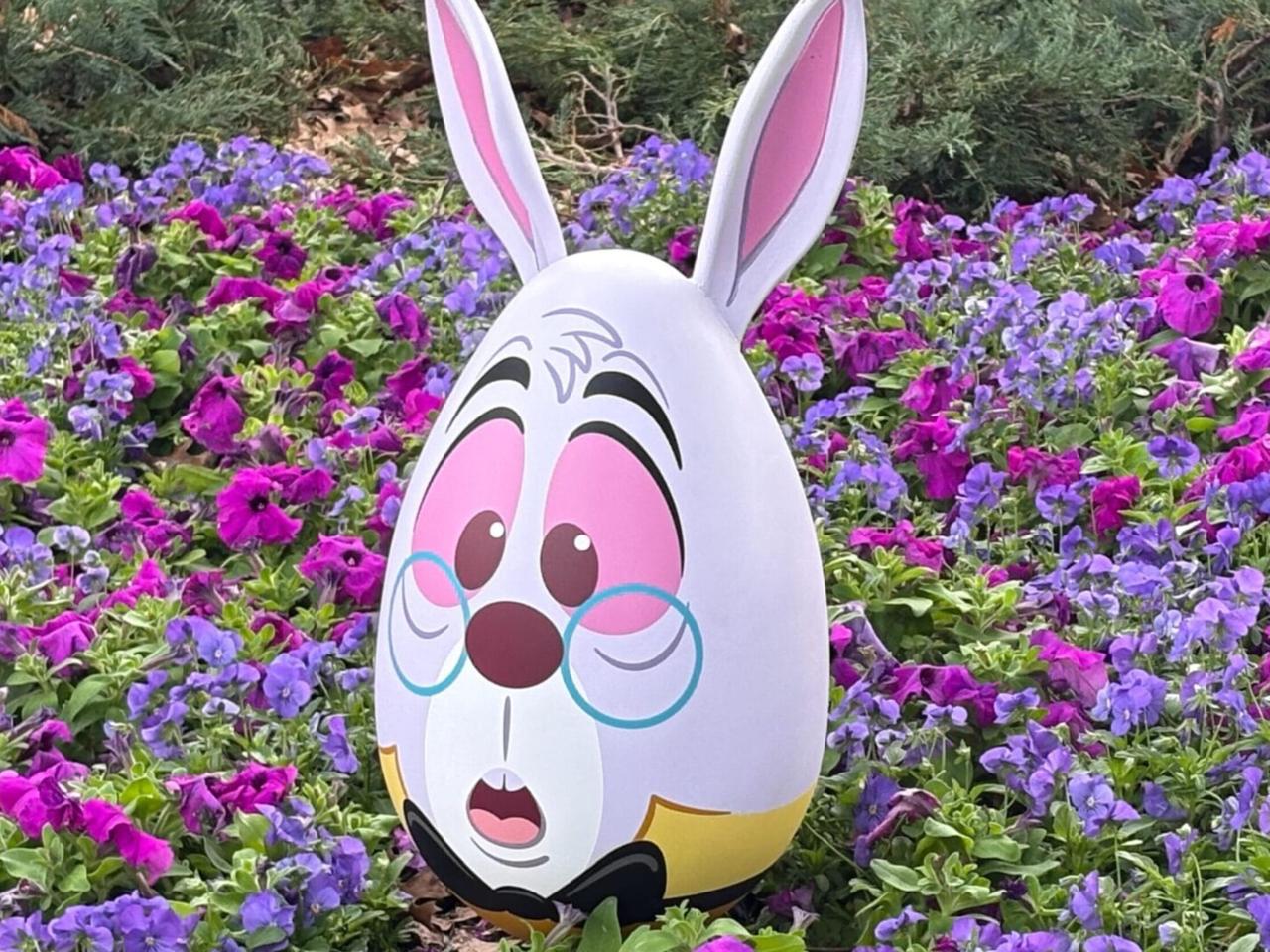 Ovo decorado do White Rabbit na Eggstravaganza no EPCOT durante a Páscoa na Disney