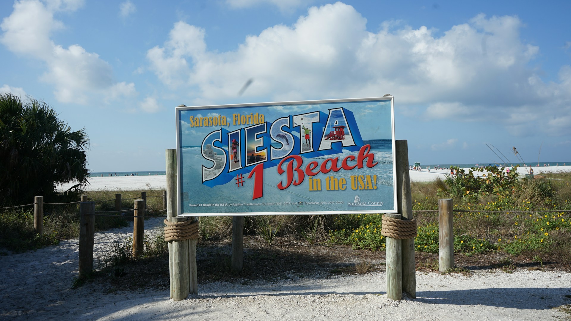 Siesta Beach em Sarasota na Flórida, uma das praias mais bonitas dos Estados Unidos próxima a Orlando
