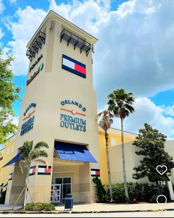 Entrada do Orlando Vineland Premium Outlets em Orlando